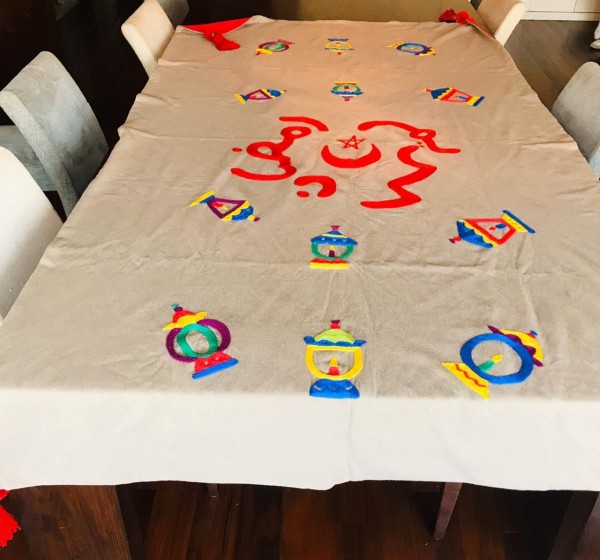 0001371 ramadan kareem and lanterns table cloth 25m x 140