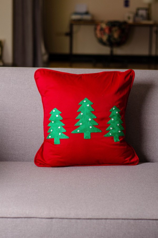 0002616 red cushion with embroidered christmas trees