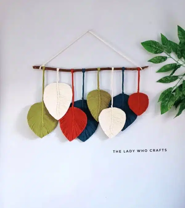 Macrame leaves / feathers wall hanging ✨