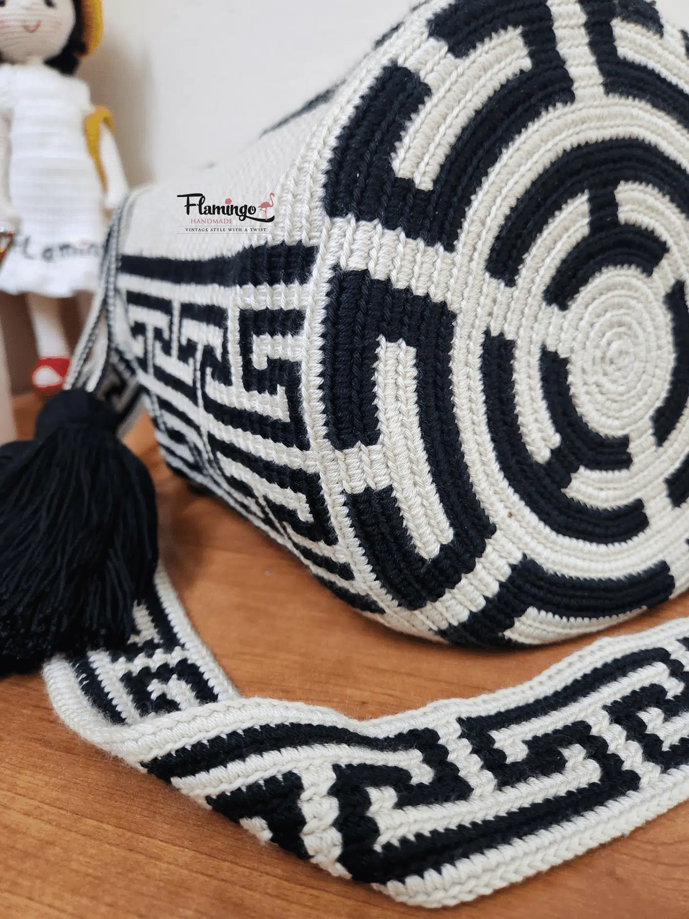 شنطة كروس برسمة فرزاتشى 2 1726642958734