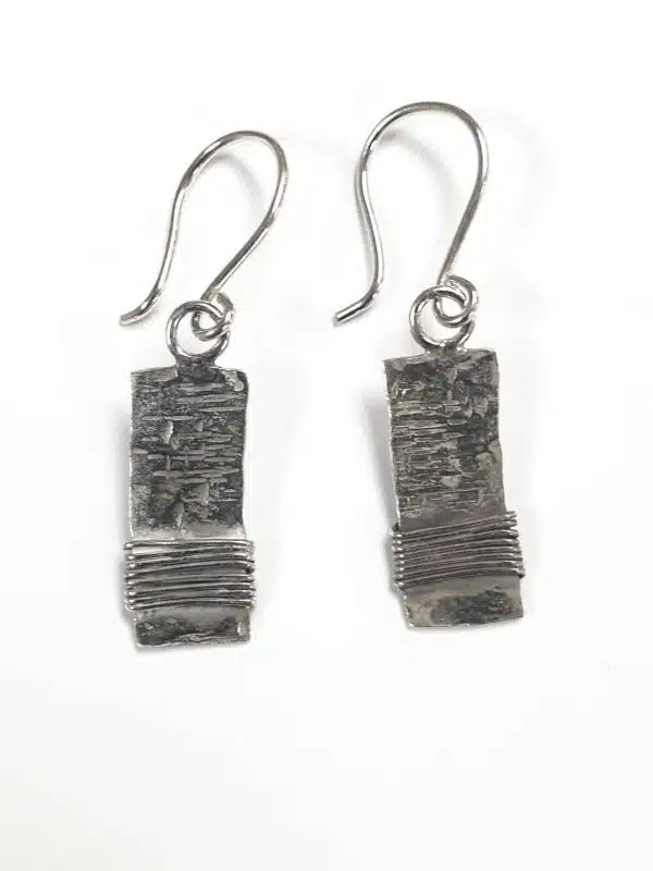 Textured silver earring with wire
