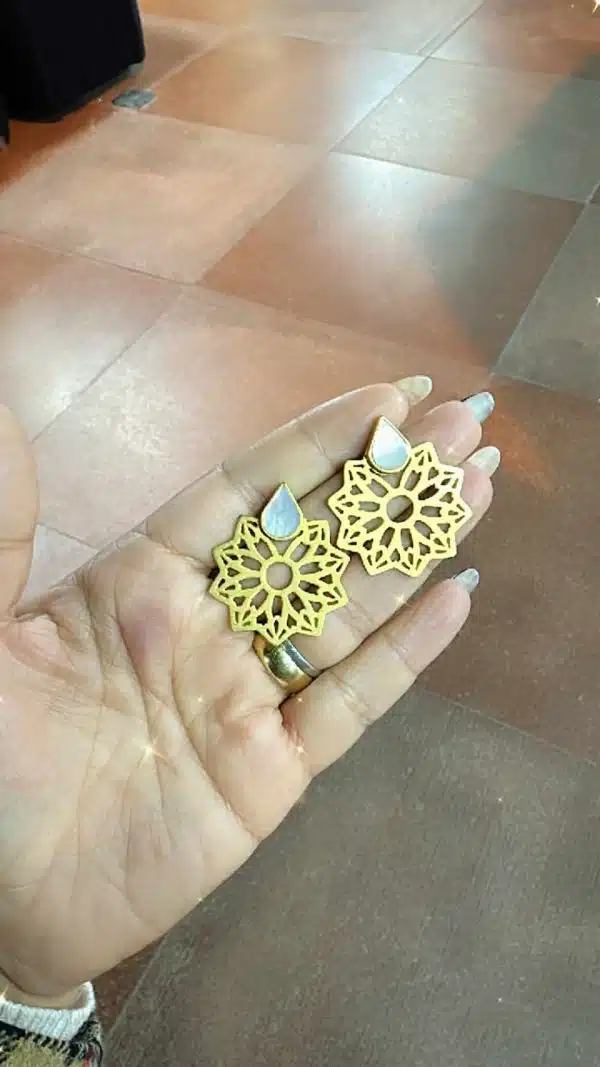 حلق نحاس مطلي دهب