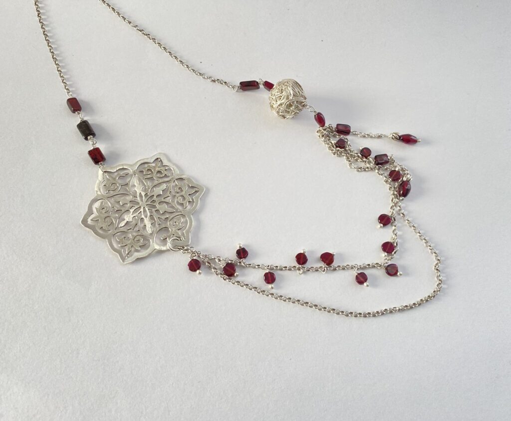 Islamic flower necklace - I Make This