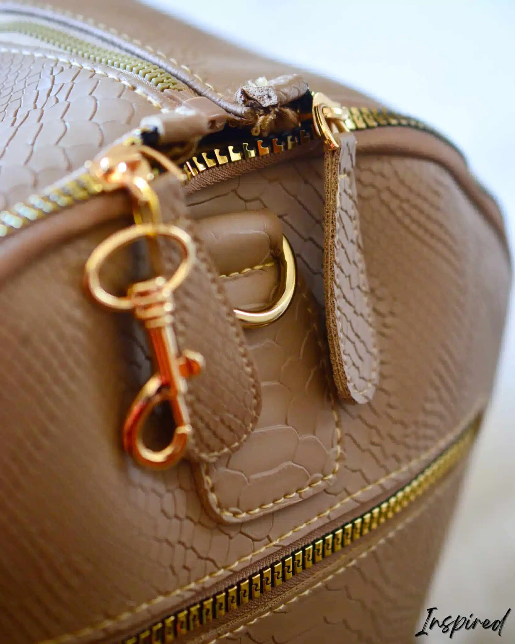 Beige_ Explorer Bag 5 DSC 3234 scaled