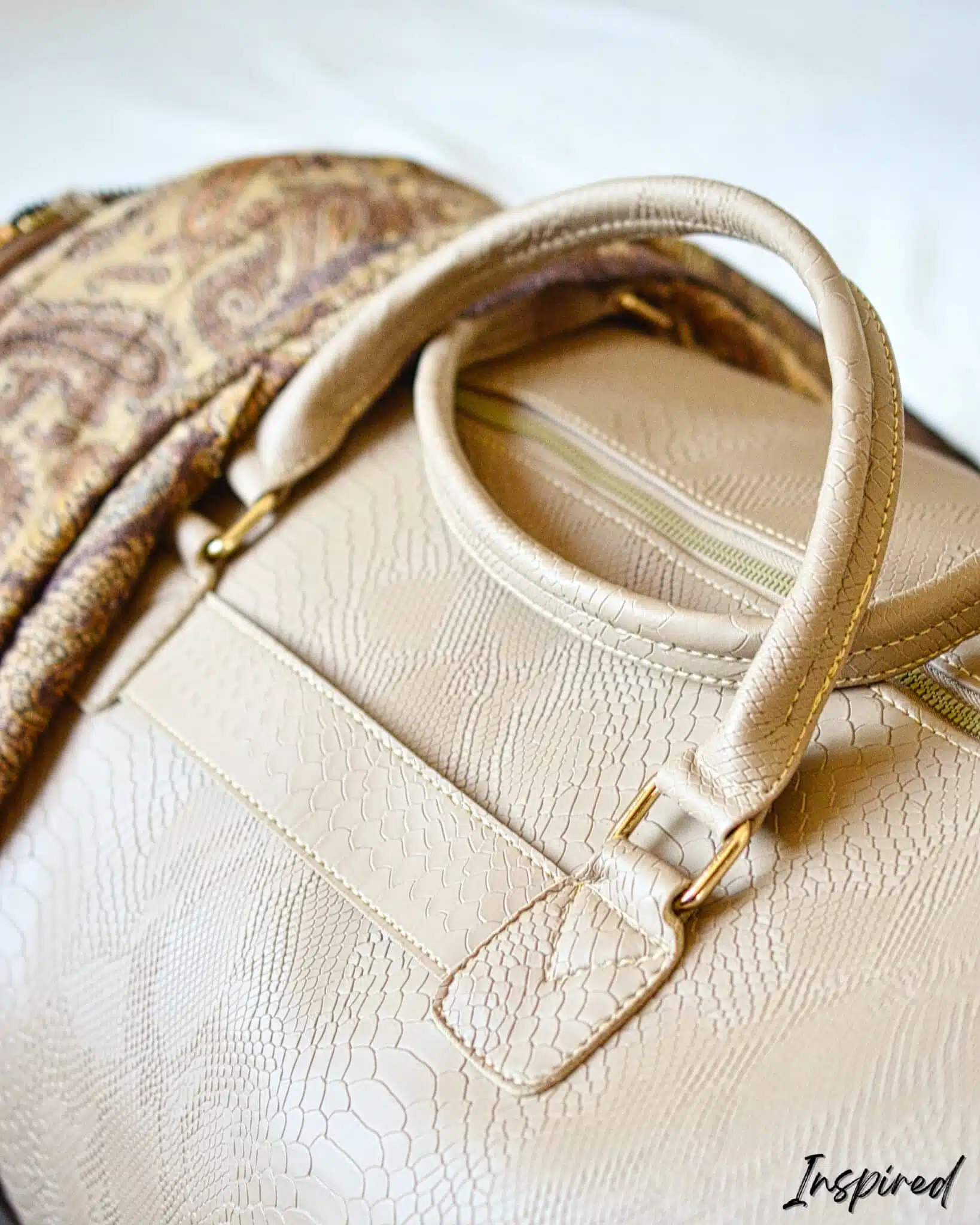 Beige_ Explorer Bag 2 DSC 3249 scaled