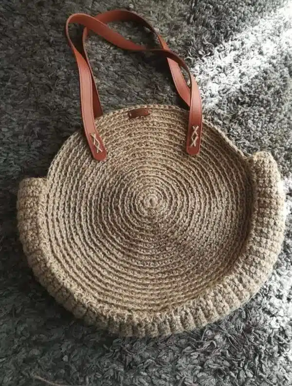 Stylish round bag
