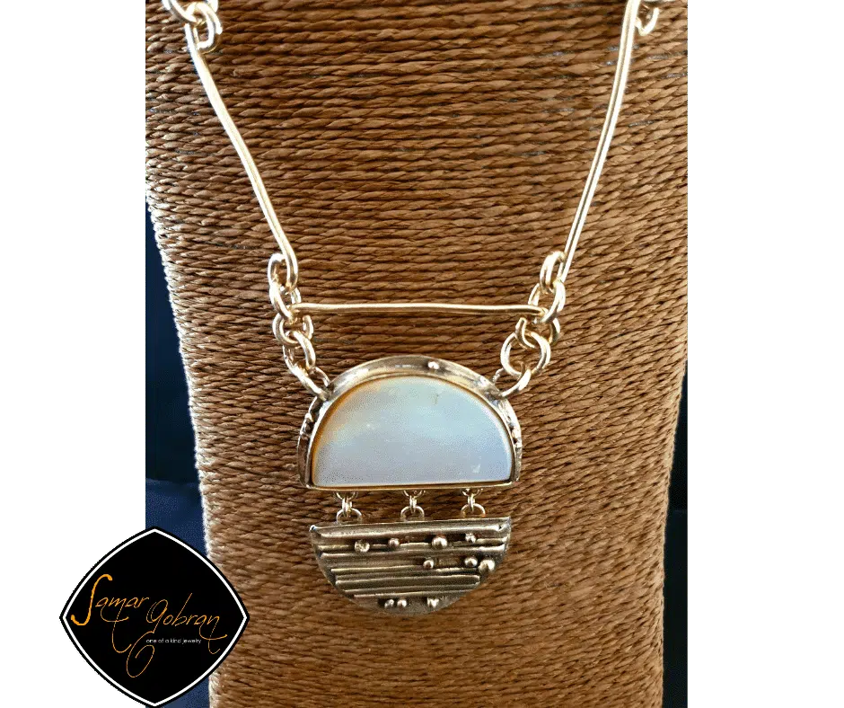 Half moon mother of pearls necklace 2 Halfmoon 2