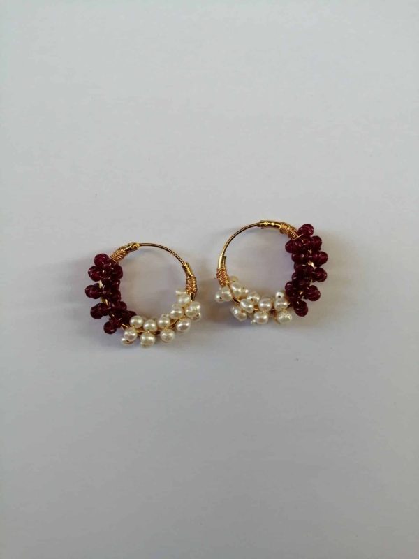 Gold plated earring with natural pearls and red agates