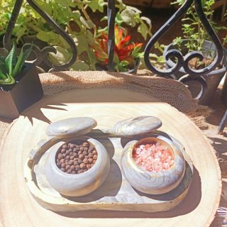 salt & Pepper Concrete set with tray