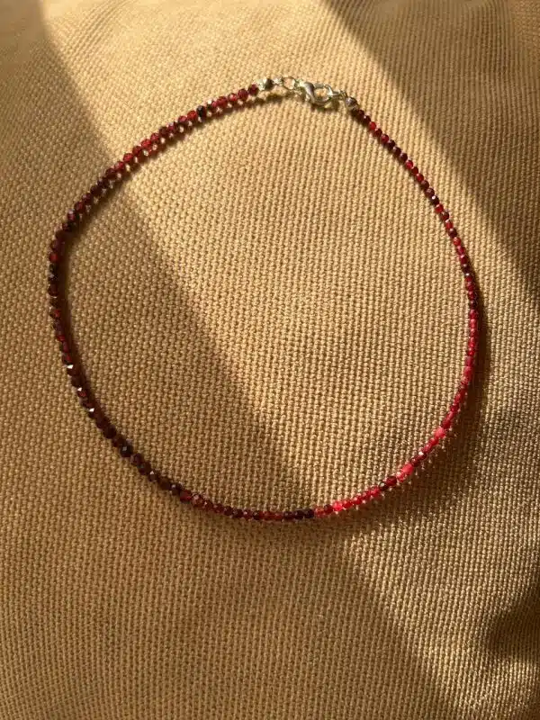 Garnet and agate chocker