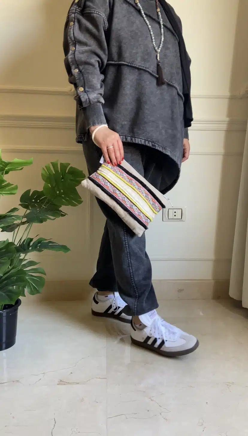 Summer Clutches different colors 3 IMG 2294