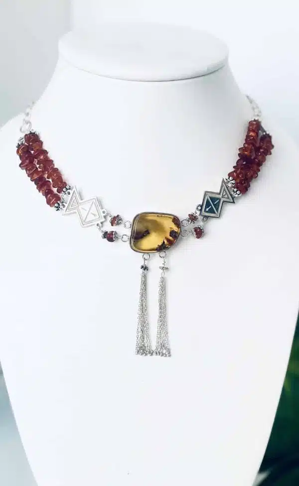 Silver necklace with amber stone and beads