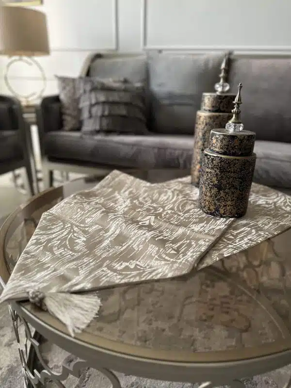 CAFE DAMASK RUNNER