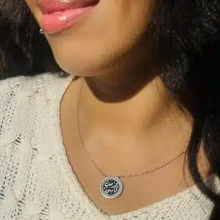 و من كامي silver Necklace