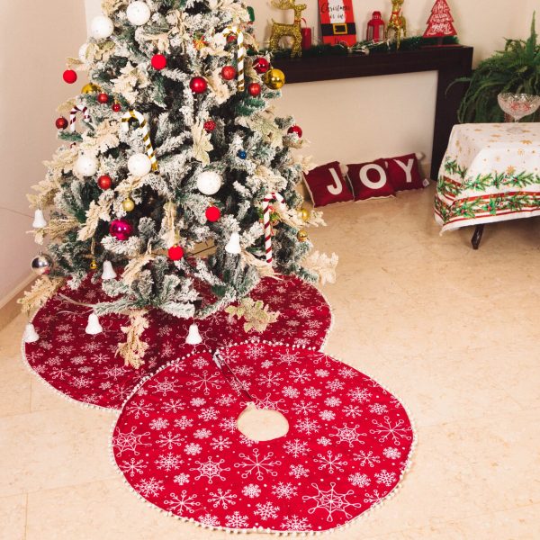 Tree Skirt snowflake velvet with Pom Pom 1m diameter