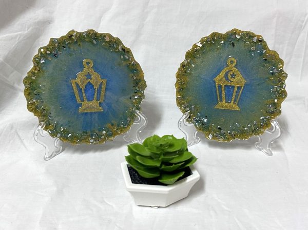 Ramadan plates with golden lanterns