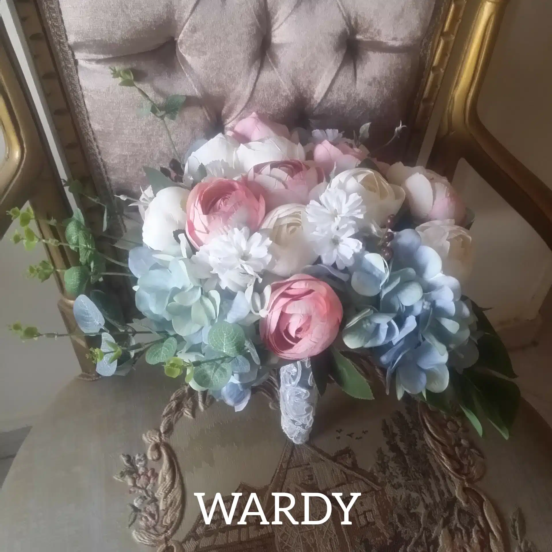 Bridal bouquet in soft pink and babyblue 2 InShot 20211021 141348626