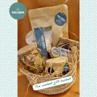 Siwa sands medium gift basket