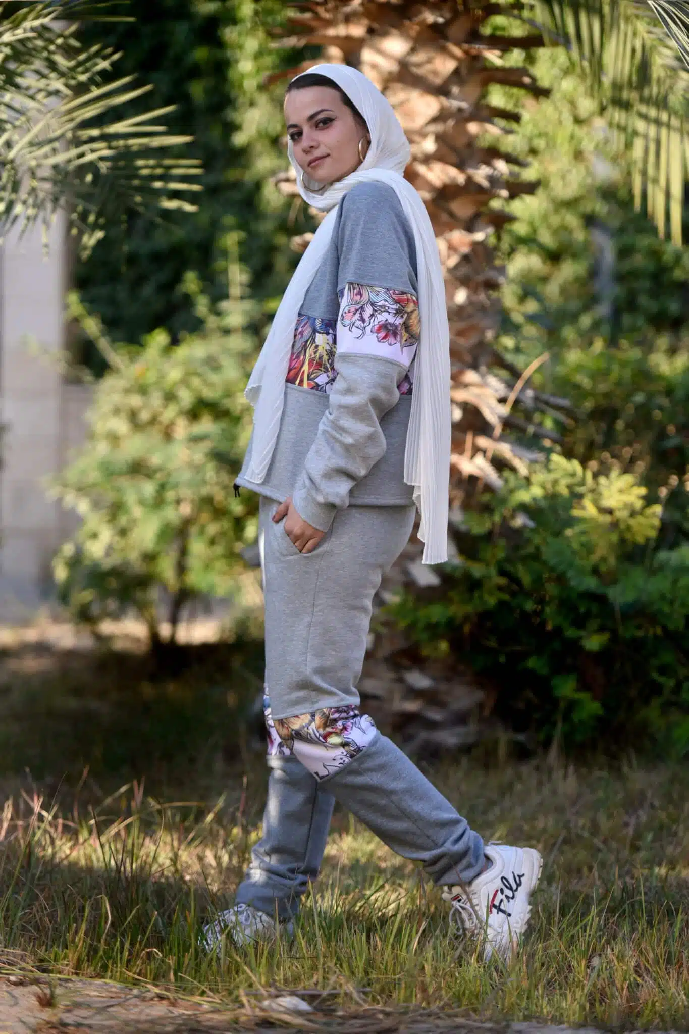 Light grey shades big lillies flowers tracksuit 4 MAS 8598 scaled