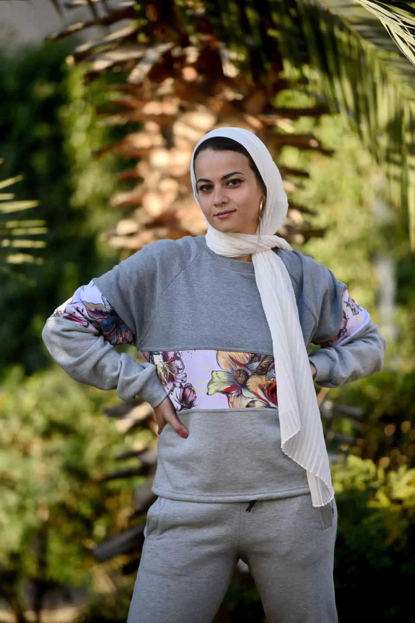 Light grey shades big lillies flowers tracksuit 3 MAS 8601 scaled