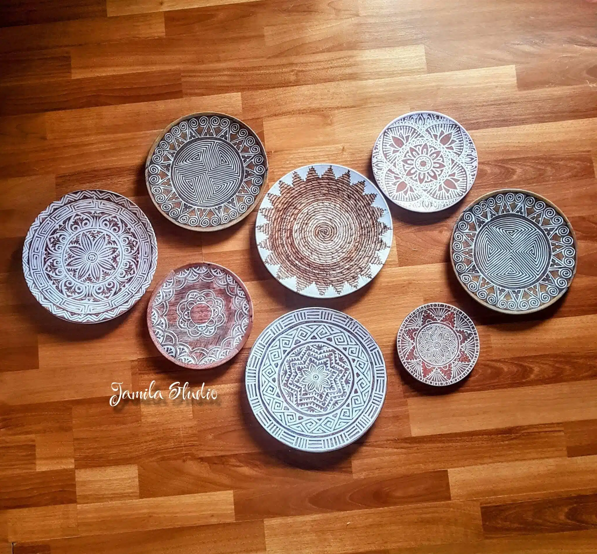 Wooden themed wall plates 1 Wooden themed wall plates