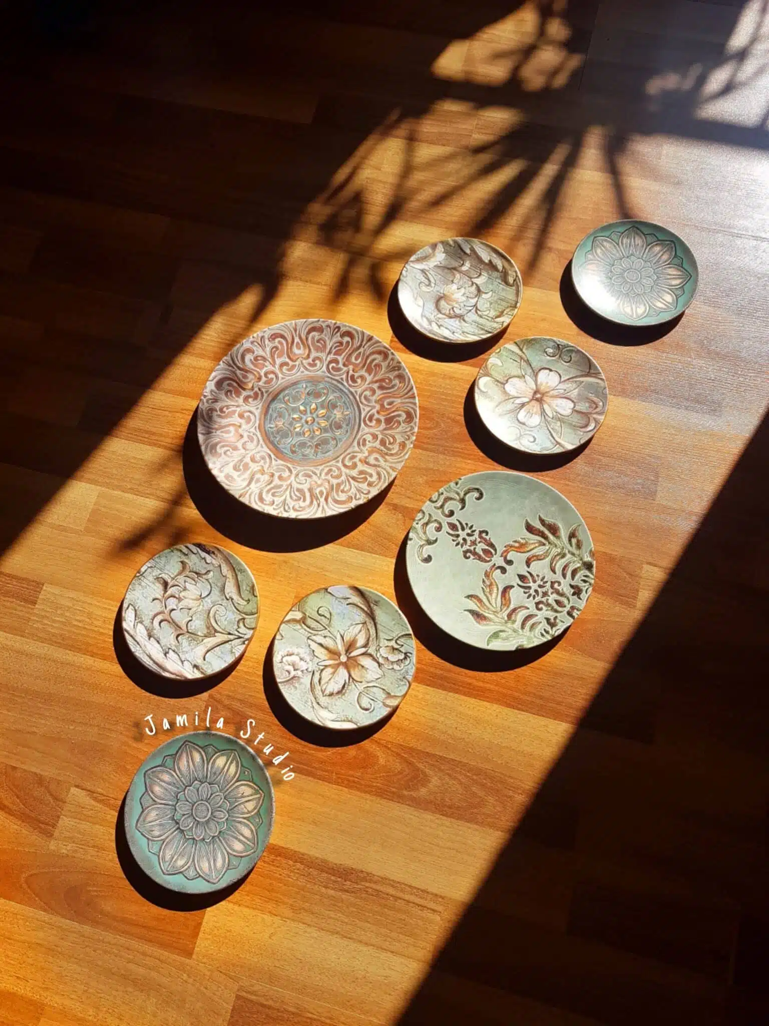 Golden Pastel wall plates 5 Picsart 24 02 06 11 04 28 446 scaled