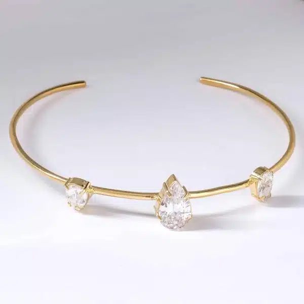 3 stone choker necklace.