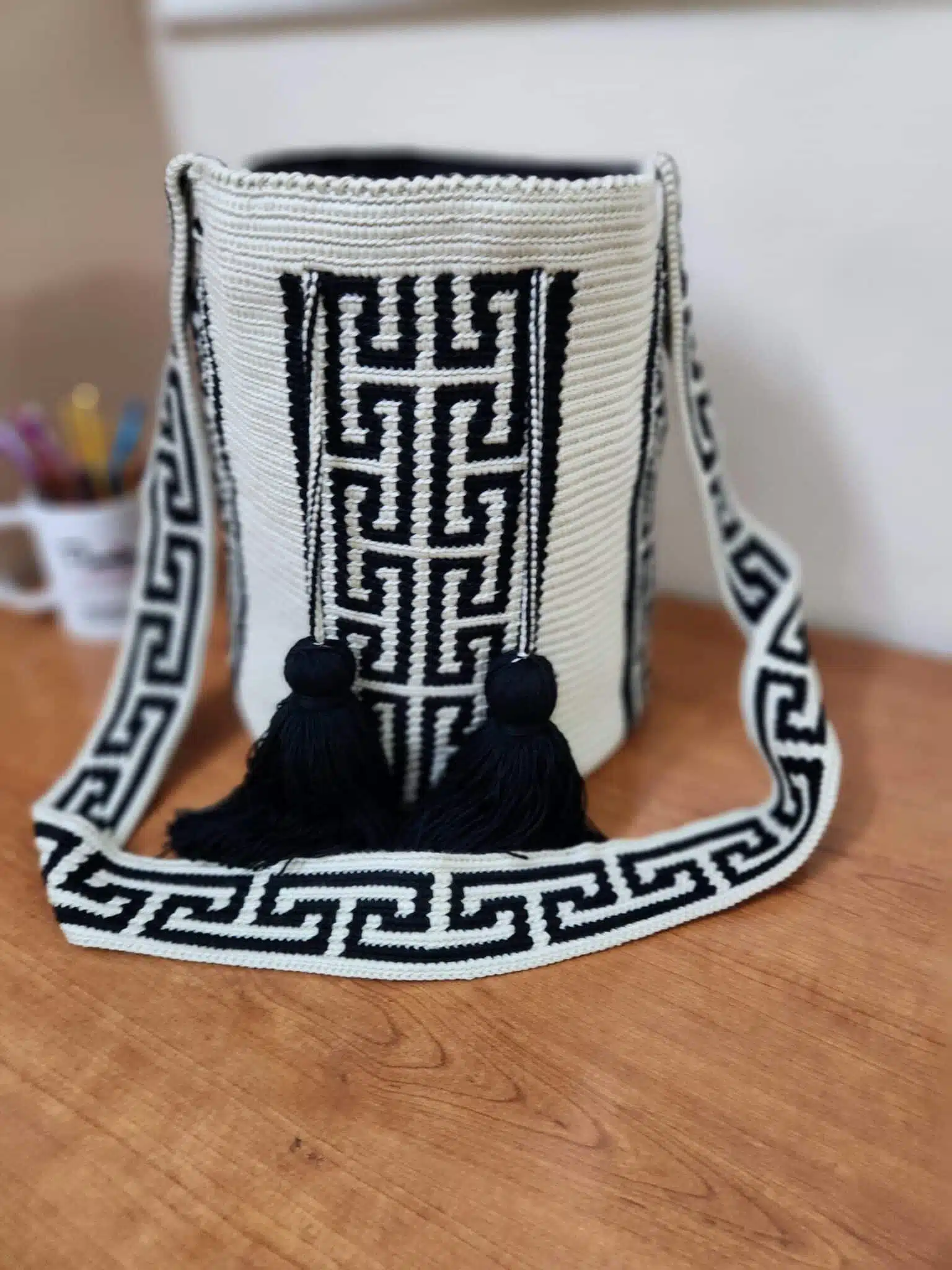 شنطة كروس برسمة فرزاتشى 1 شنطة كروس برسمة فرزاتشى