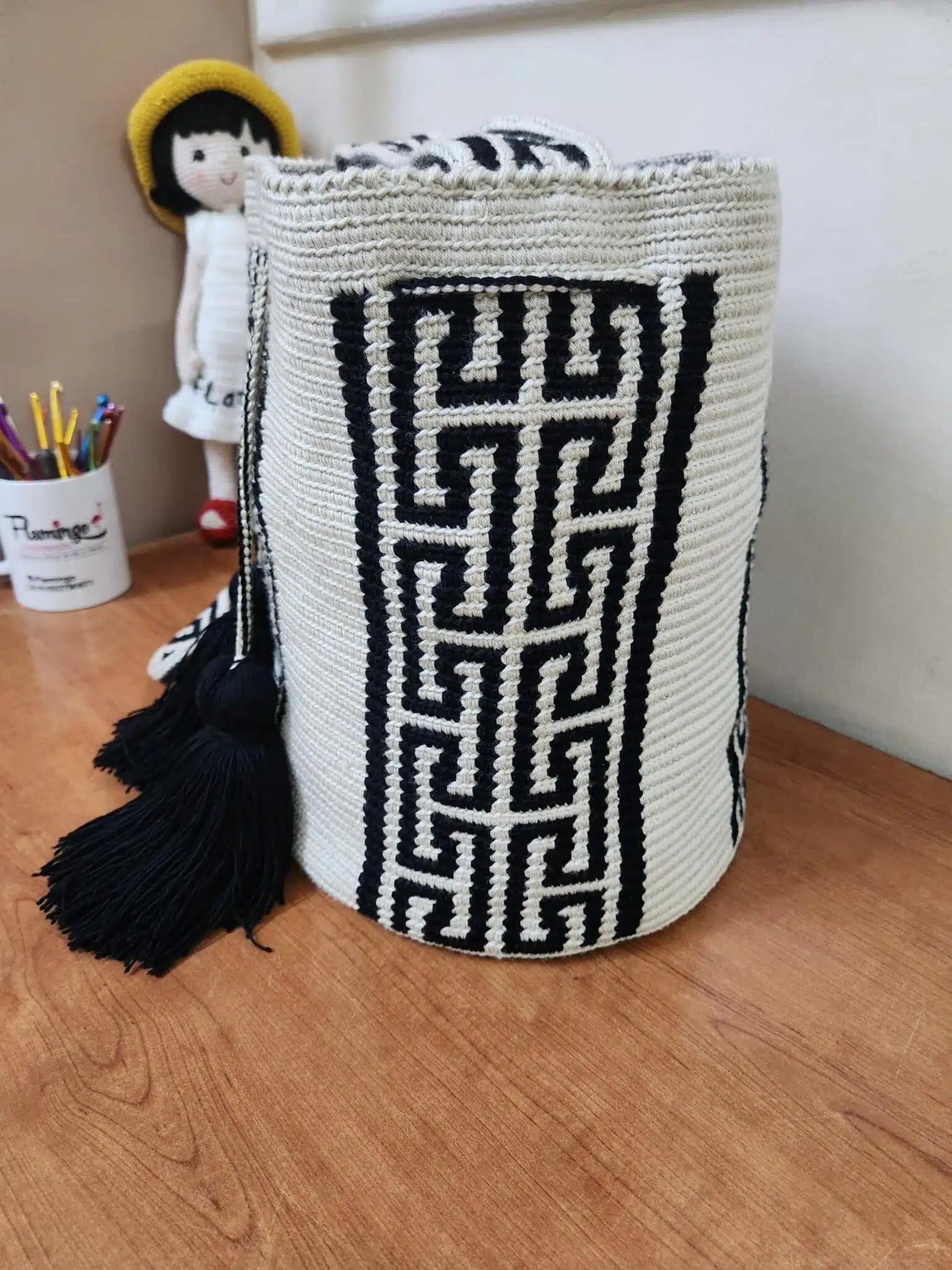 شنطة كروس برسمة فرزاتشى 4 ٢٠٢٤٠٩١٨ ١٠٤٤٣٦ scaled