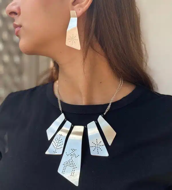 Tally modern necklace
