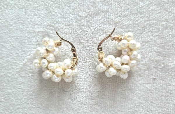 Gold plated earrings with small natural pearls