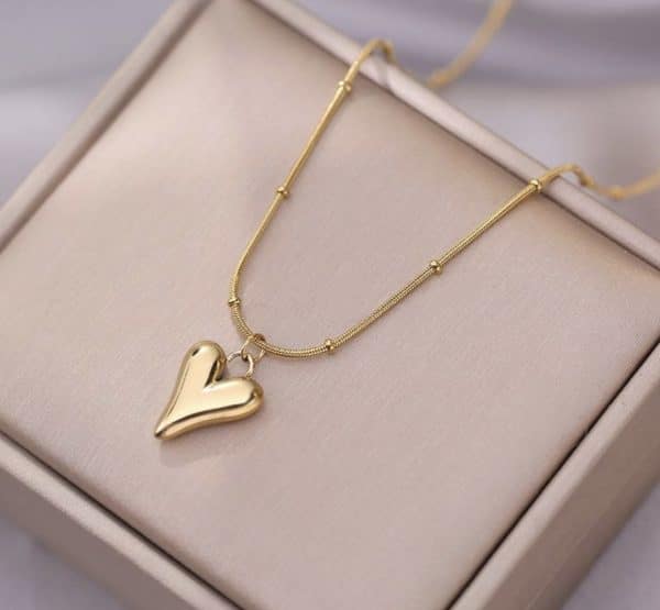 golden heart necklace. stainless steel, goldplated