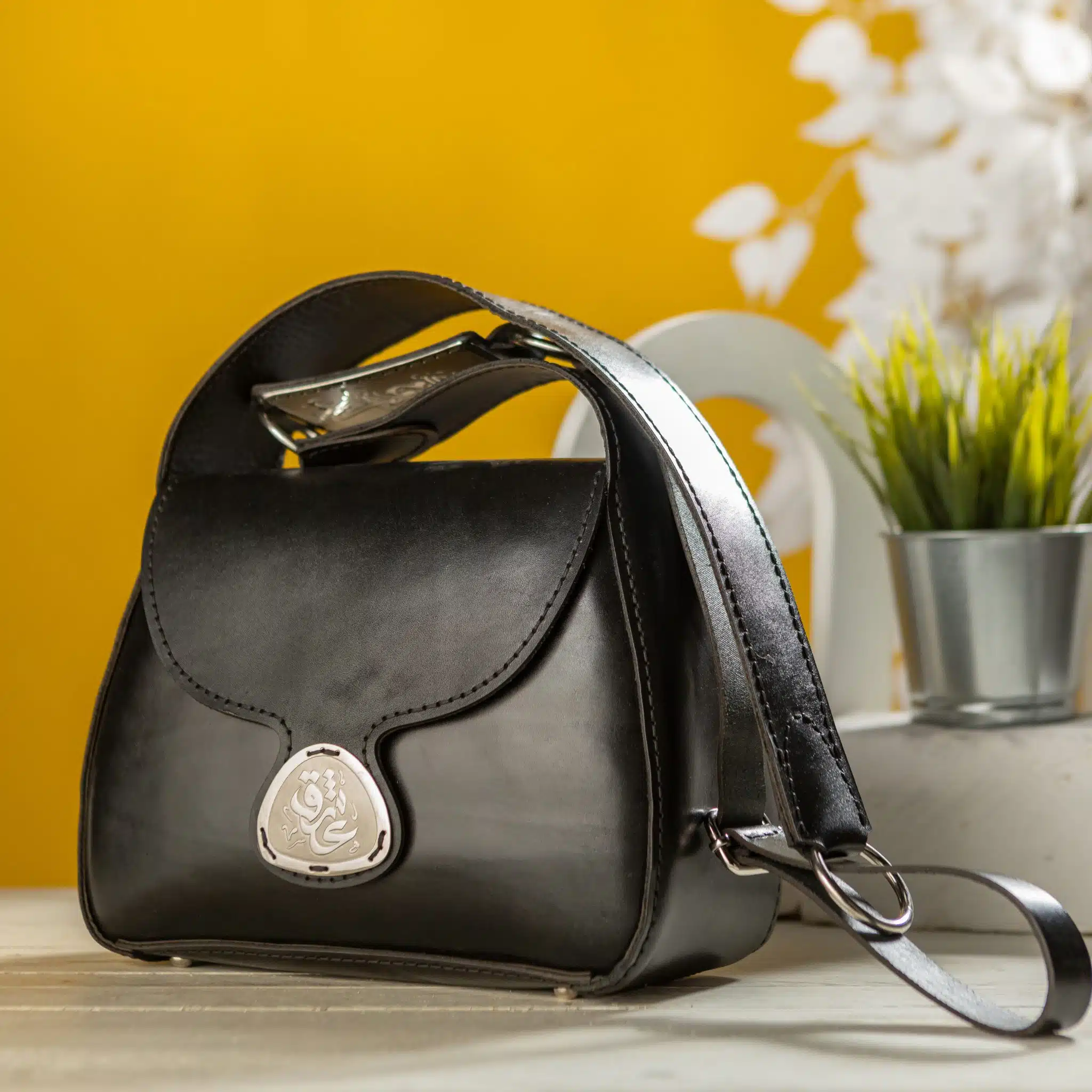 0112 Handmade Genuine leather cross bag with pottery (Black) 3 ezz 93 scaled