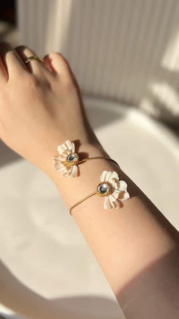 Flower bracelet