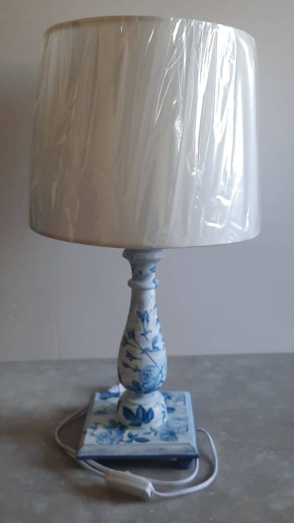 White and blue floral lamp