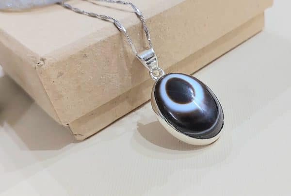 A beautiful agate pendant in silver 925