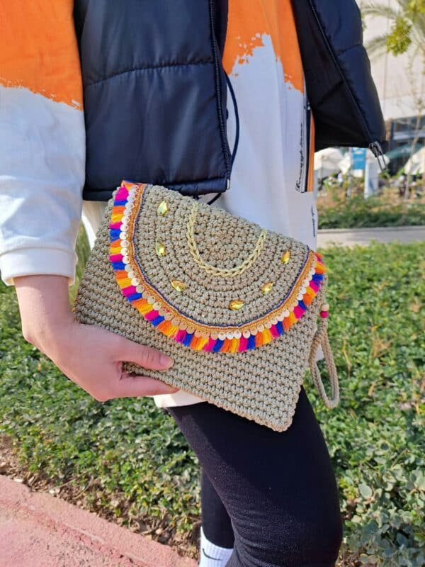 Nubian clutch