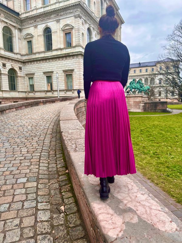 Fuchsia pleated skirt