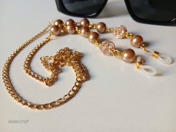 Latte pearl glasses chain