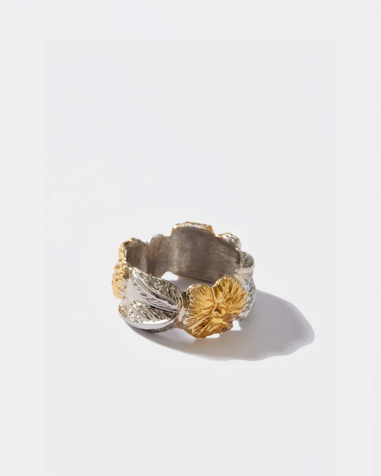 Flowery Collection, Engraved Flowers & Leaves Ring 4 Engraved Flowers Leaves Ring SZR346.2