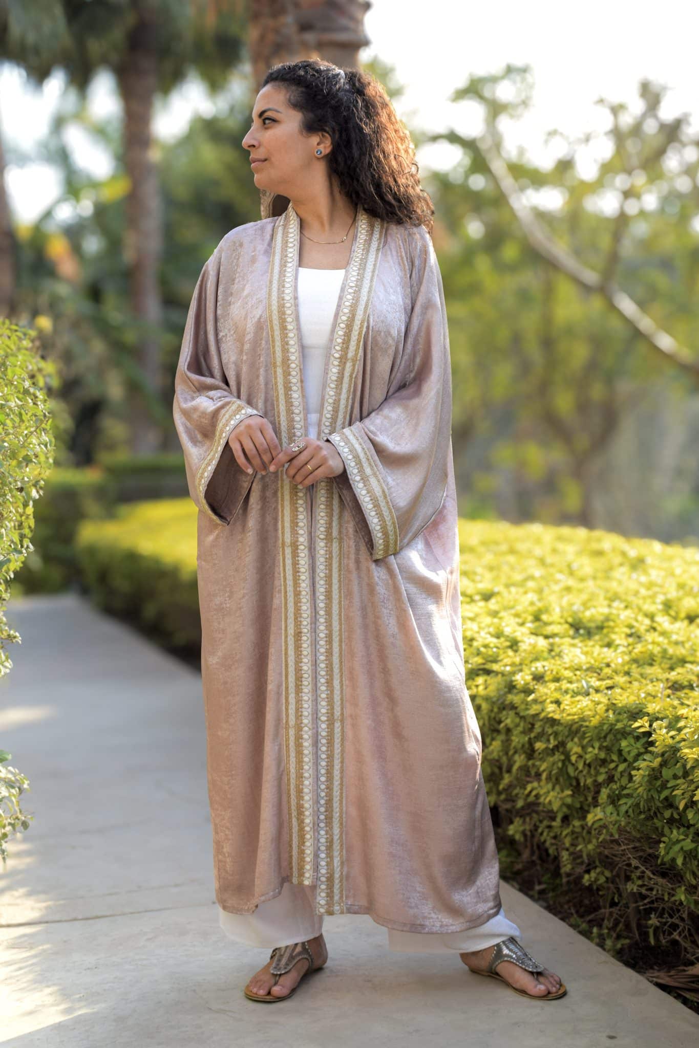 Cashmere kaftan adorned with embroidered strap 1 Cashmere kaftan adorned with embroidered strap