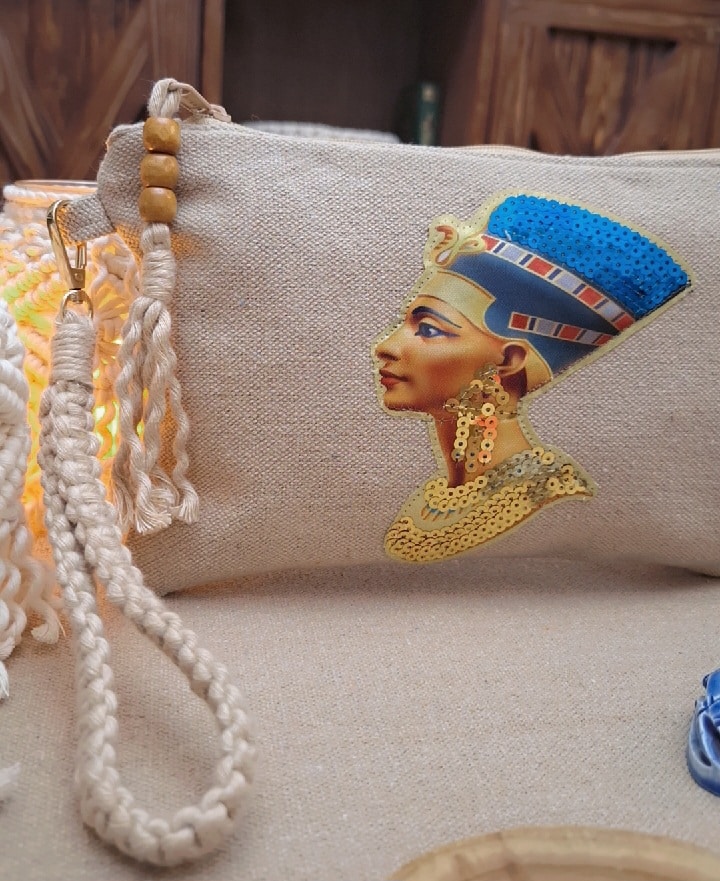 Clutch Queen Nefertiti 2 Snapchat 1470405693