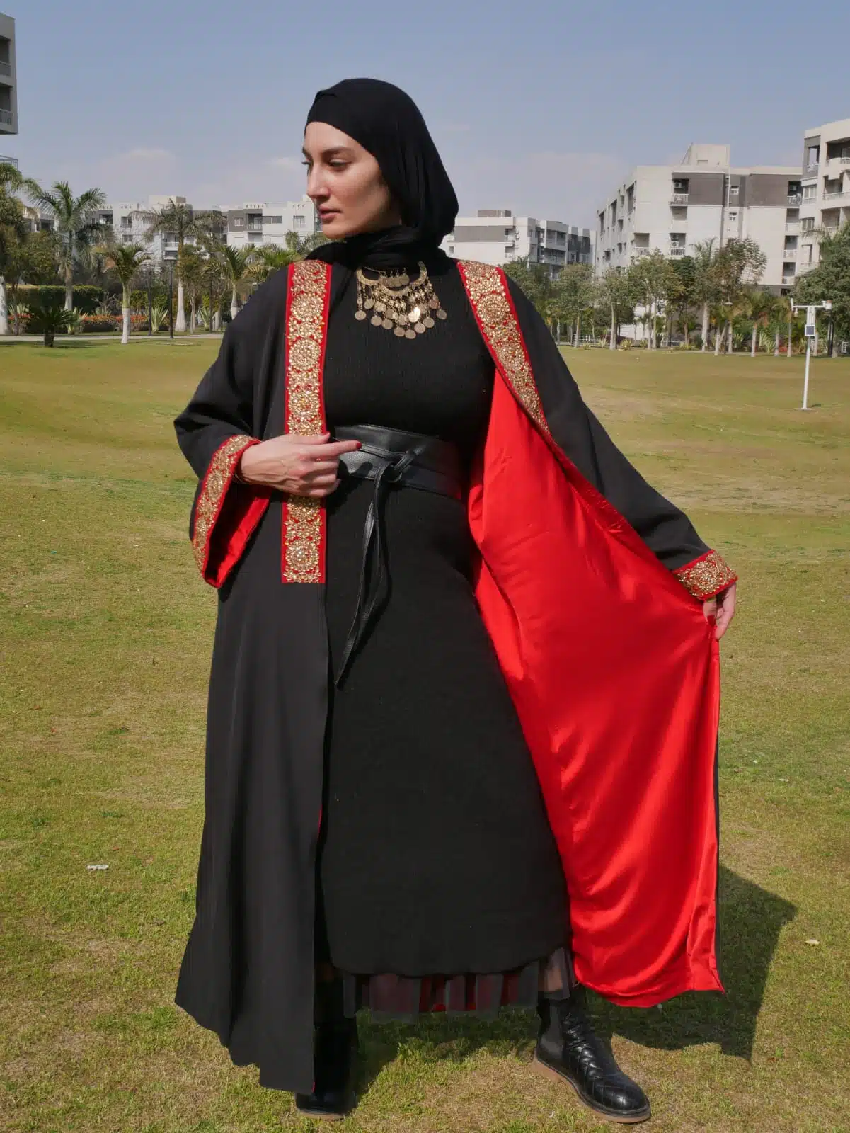 Red palace kaftan 2 eab690e9 0f34 4b53 8c9b 114a5586f017