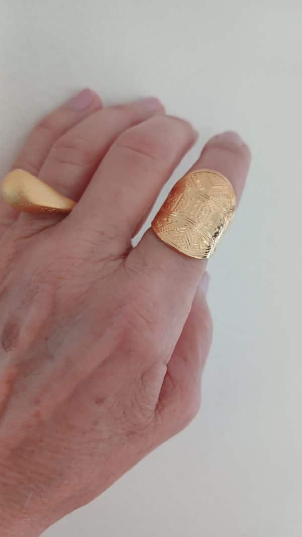 Goldplated 18 k ring with Arabic texture