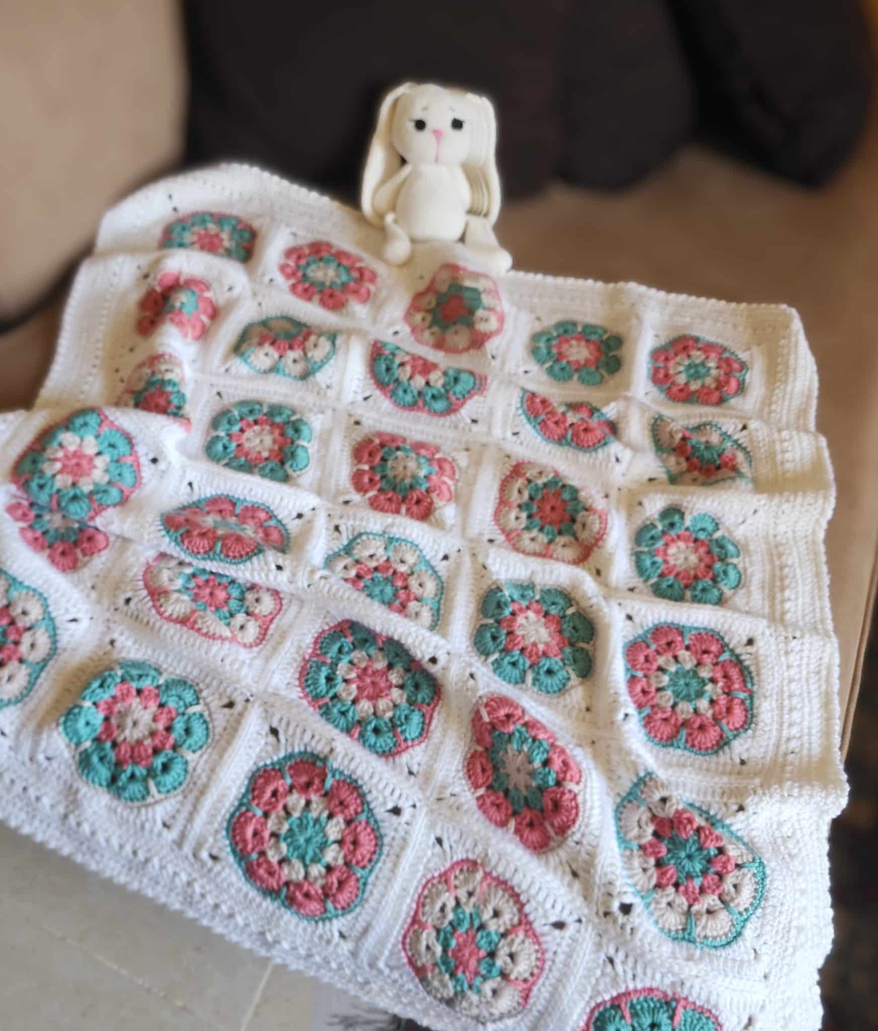 Boho Petal Crochet Blanket 4 20250316 1359052 scaled