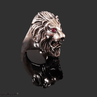 "Bold & Powerful: Handcrafted Lion Ring for Strength & Confidence"