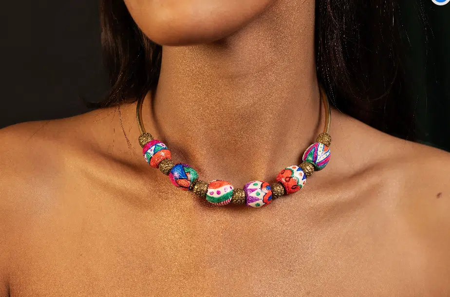 Small Hand-painted Wooden Beads 1 Small Hand-painted Wooden Beads