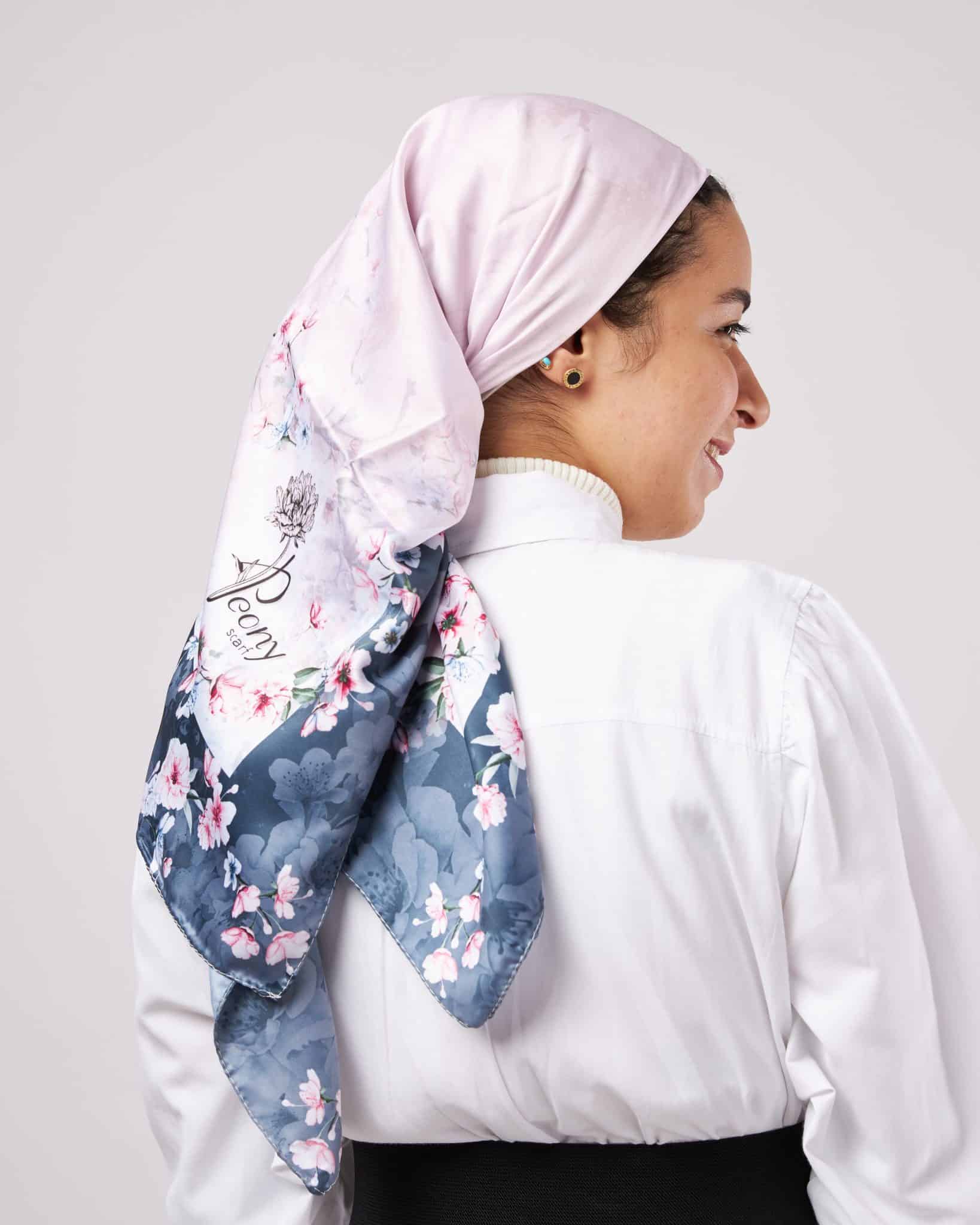 Light Rose Square scarf 2 0J4A3012 scaled