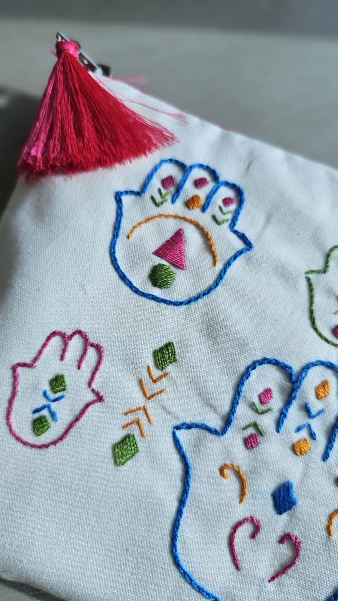 Kaf Fatma Hand-embroidered Cotton clutch 2 20250423 1555411 scaled