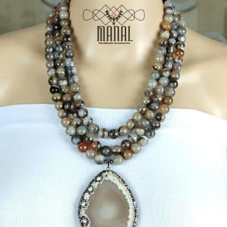 A necklace of Soleimani agate stones